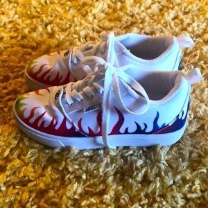 Girls Heelys shoes size 6 youth white rainbow flames kids unisex wheels sneakers
